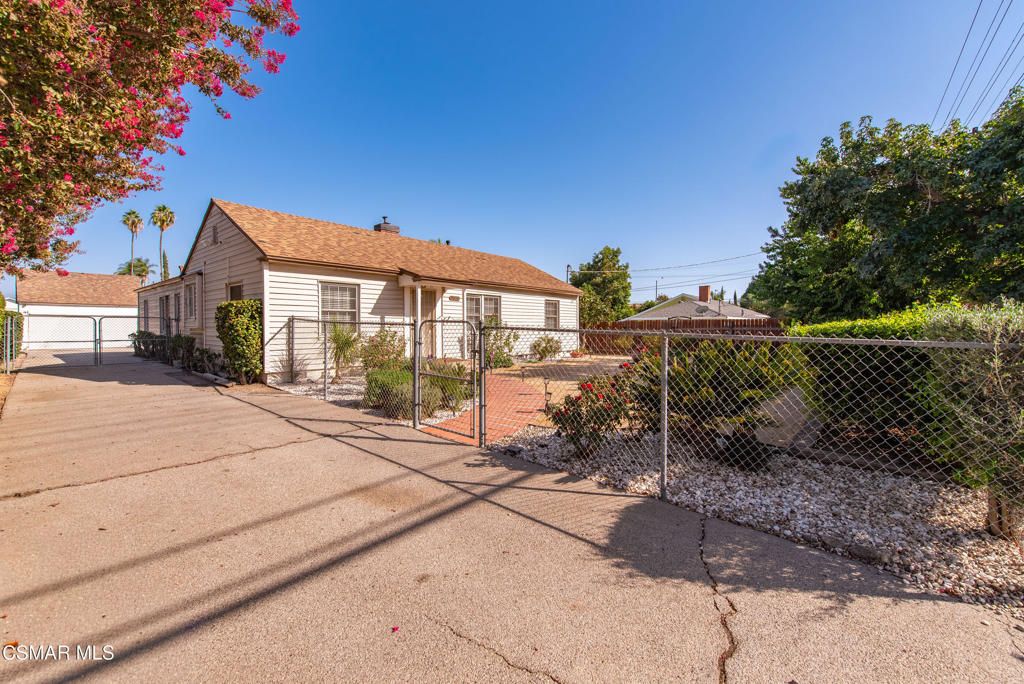 9520 Lemona Avenue, North Hills, CA 91343 — photo 2