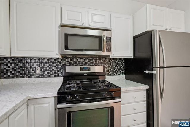 475 Colonial Terrace 5, Hackensack, NJ 07601