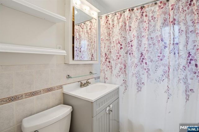 475 Colonial Terrace 5, Hackensack, NJ 07601