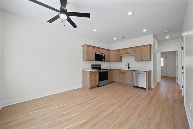 330 S 7th Street B, Clarksville, TN 37040