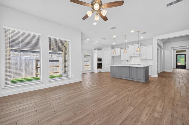 232 W Netleaf Court, Montgomery, TX 77316