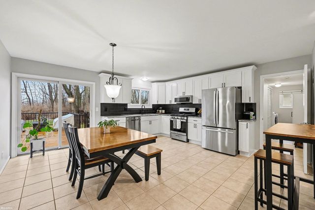 50151 Mile End Drive, Utica, MI 48317