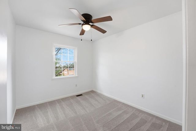 2432 WINDBREAK DR, Alexandria, VA 22306