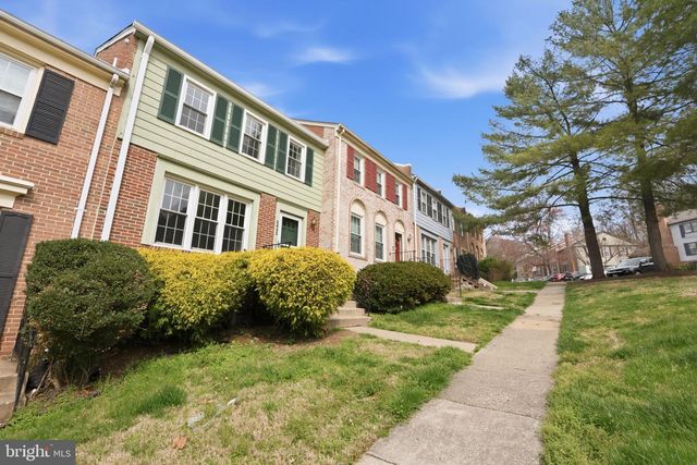 2432 WINDBREAK DR, Alexandria, VA 22306