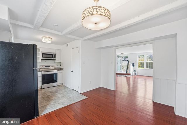 2432 WINDBREAK DR, Alexandria, VA 22306