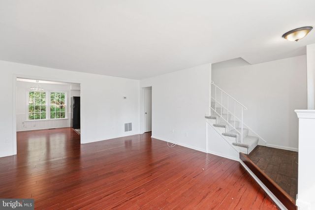 2432 WINDBREAK DR, Alexandria, VA 22306