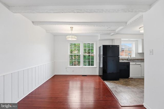 2432 WINDBREAK DR, Alexandria, VA 22306