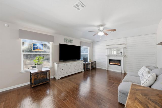 519 River Bluff CIR, Georgetown, TX 78626