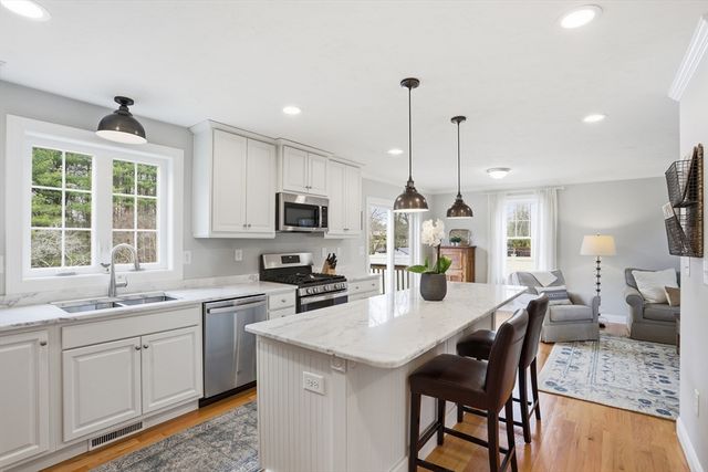 175 Rangeway Road, Billerica, MA 01862