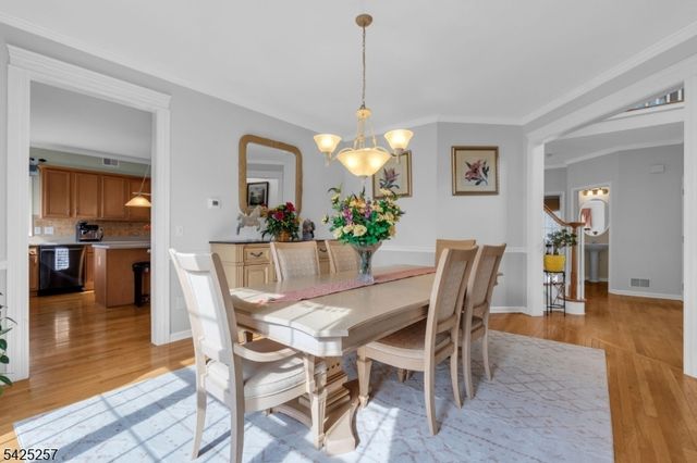 5 Emmons Ct, Bridgewater Twp., NJ 08807