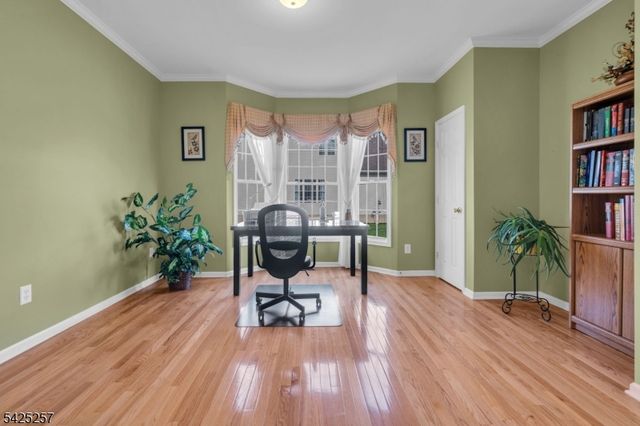 5 Emmons Ct, Bridgewater Twp., NJ 08807