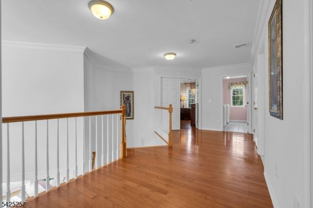 5 Emmons Ct, Bridgewater Twp., NJ 08807