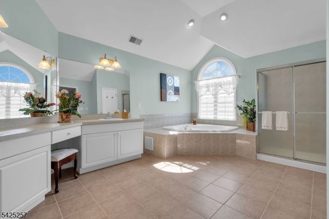 5 Emmons Ct, Bridgewater Twp., NJ 08807