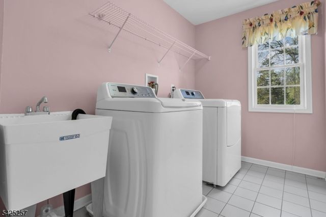 5 Emmons Ct, Bridgewater Twp., NJ 08807