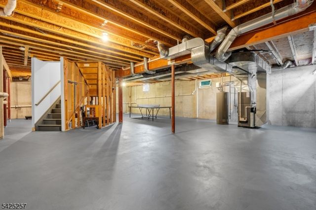 5 Emmons Ct, Bridgewater Twp., NJ 08807