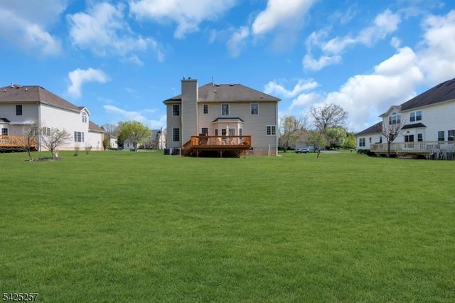 5 Emmons Ct, Bridgewater Twp., NJ 08807