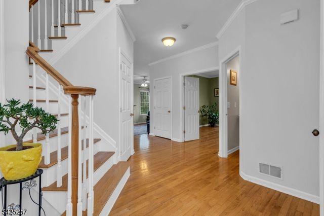 5 Emmons Ct, Bridgewater Twp., NJ 08807