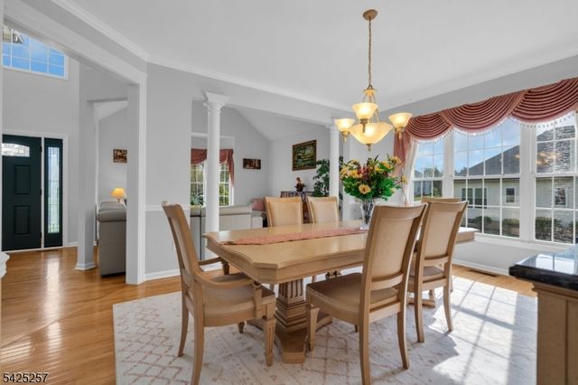 5 Emmons Ct, Bridgewater Twp., NJ 08807