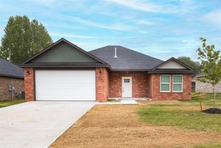 212 E Abbot Lane, Mustang, OK 73064