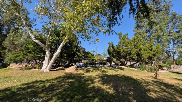 22304 Devonshire Street 4, Chatsworth, CA 91311