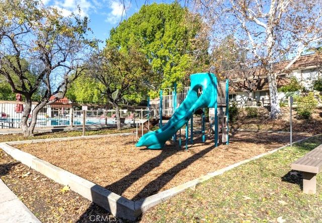 22304 Devonshire Street 4, Chatsworth, CA 91311