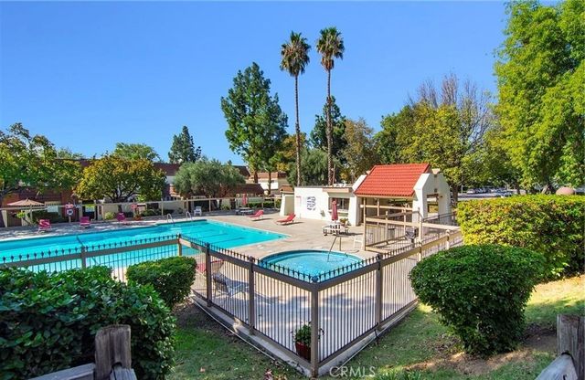 22304 Devonshire Street 4, Chatsworth, CA 91311