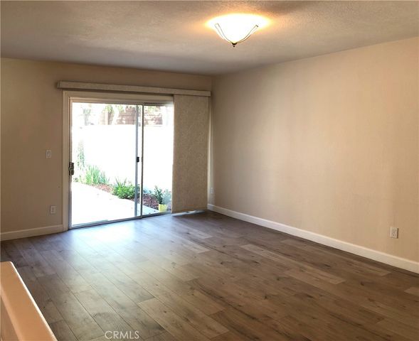 22304 Devonshire Street 4, Chatsworth, CA 91311
