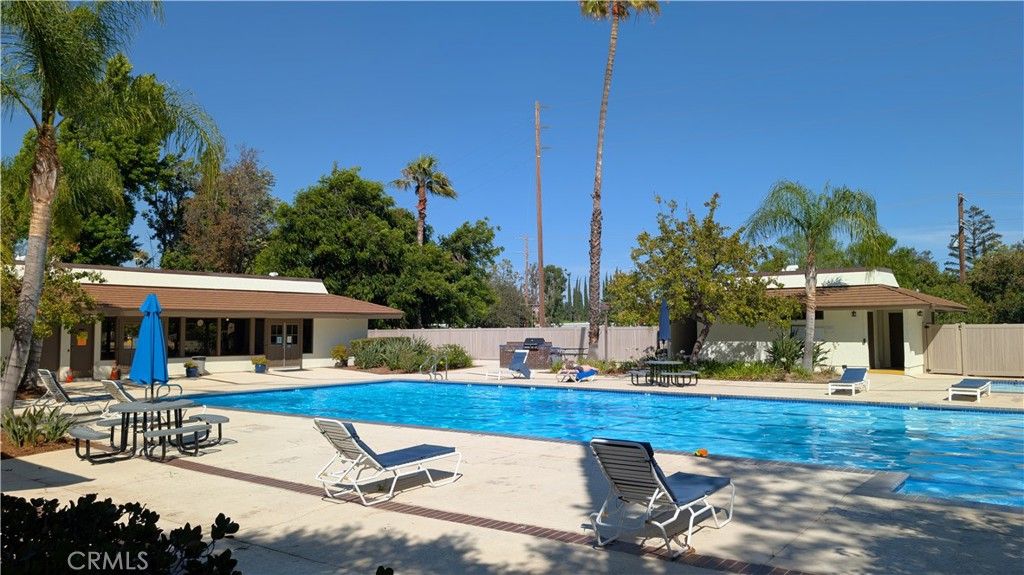 22304 Devonshire Street 4, Chatsworth, CA 91311