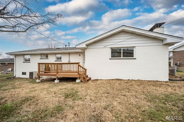 9612 Myra Court, Affton, MO 63123