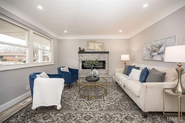 9612 Myra Court, Affton, MO 63123