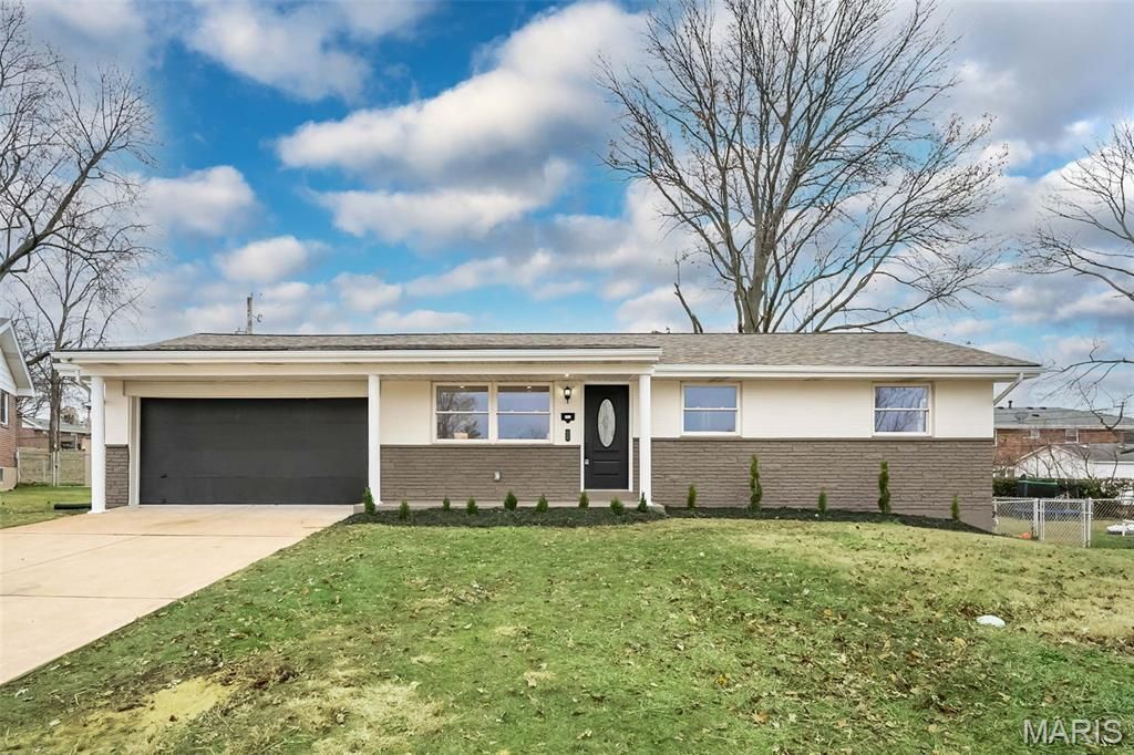 9612 Myra Court, Affton, MO 63123