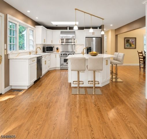 39 Lookout Rd, Mountain Lakes Boro, NJ 07046