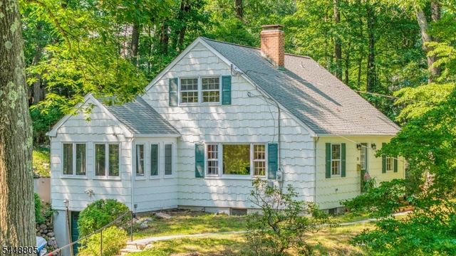 39 Lookout Rd, Mountain Lakes Boro, NJ 07046