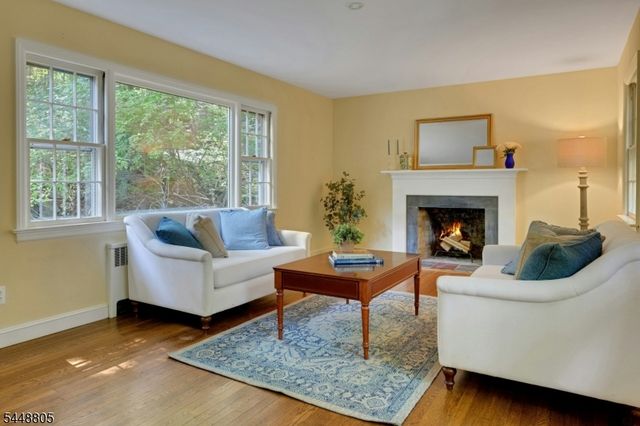 39 Lookout Rd, Mountain Lakes Boro, NJ 07046