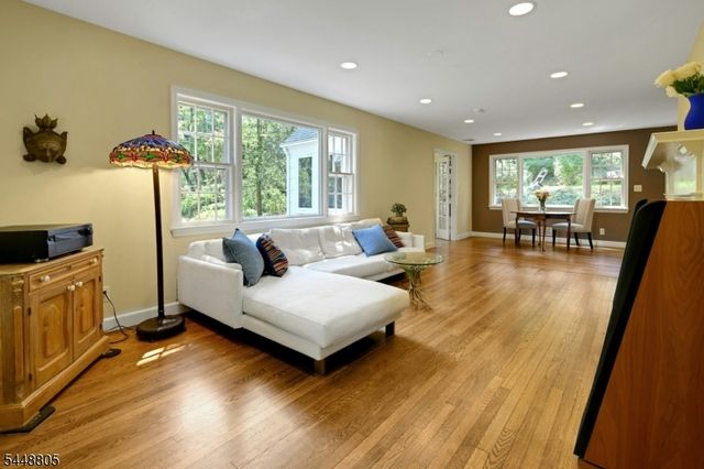39 Lookout Rd, Mountain Lakes Boro, NJ 07046