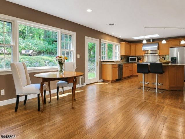 39 Lookout Rd, Mountain Lakes Boro, NJ 07046