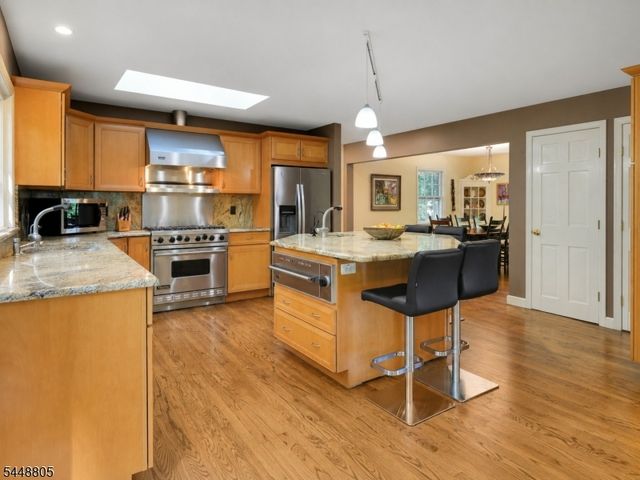 39 Lookout Rd, Mountain Lakes Boro, NJ 07046