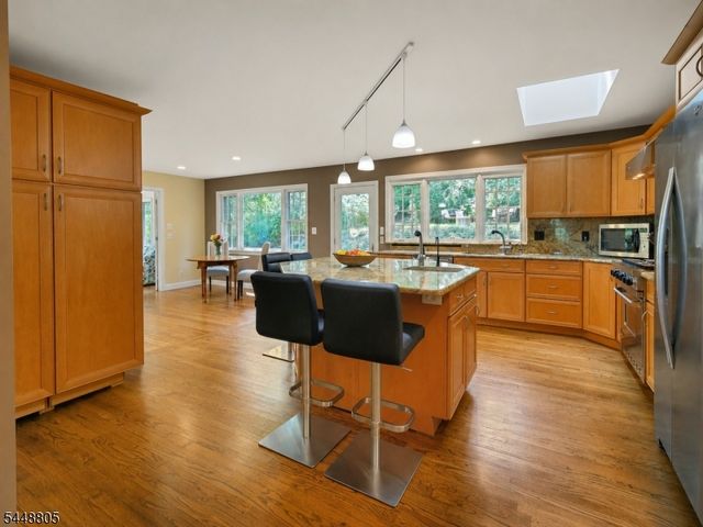 39 Lookout Rd, Mountain Lakes Boro, NJ 07046