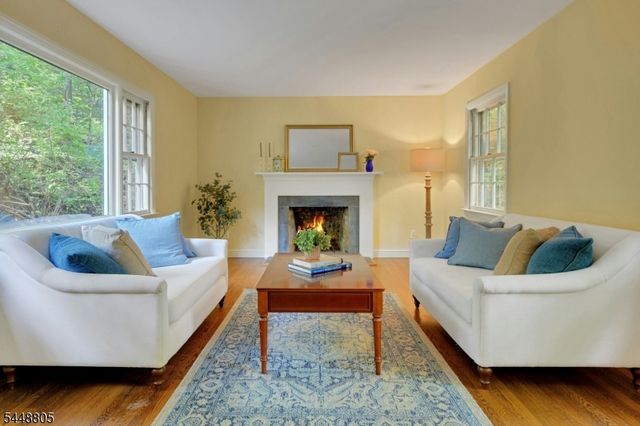 39 Lookout Rd, Mountain Lakes Boro, NJ 07046
