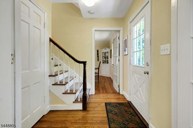 39 Lookout Rd, Mountain Lakes Boro, NJ 07046