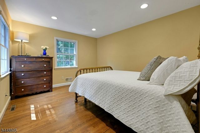 39 Lookout Rd, Mountain Lakes Boro, NJ 07046