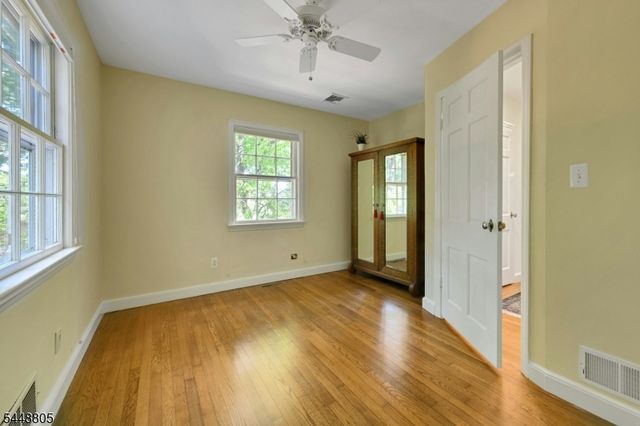 39 Lookout Rd, Mountain Lakes Boro, NJ 07046