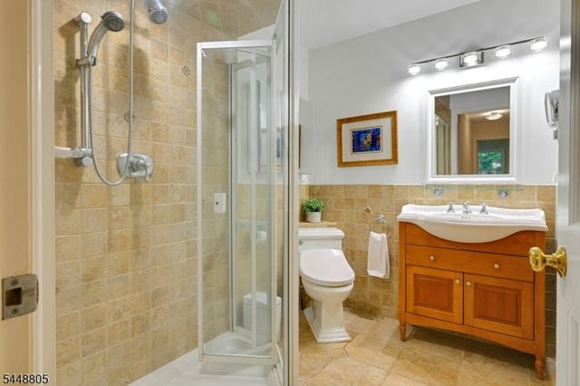 39 Lookout Rd, Mountain Lakes Boro, NJ 07046