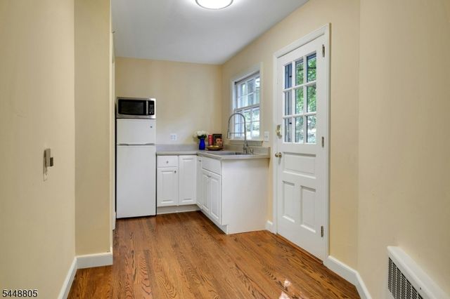39 Lookout Rd, Mountain Lakes Boro, NJ 07046