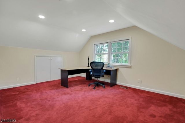 39 Lookout Rd, Mountain Lakes Boro, NJ 07046