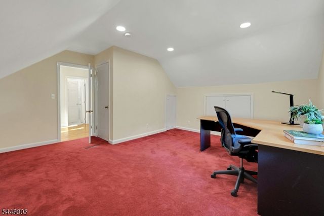39 Lookout Rd, Mountain Lakes Boro, NJ 07046