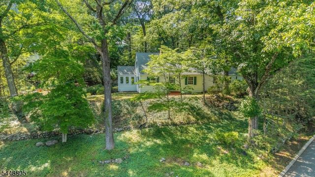 39 Lookout Rd, Mountain Lakes Boro, NJ 07046