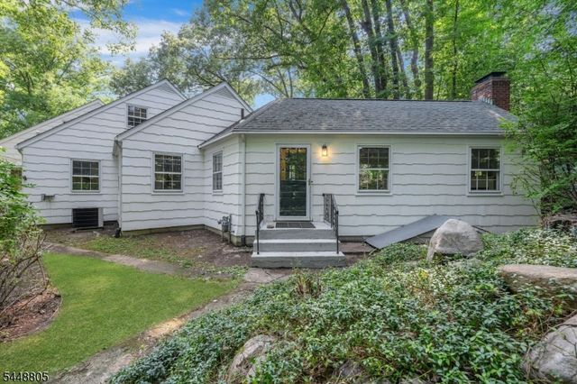 39 Lookout Rd, Mountain Lakes Boro, NJ 07046