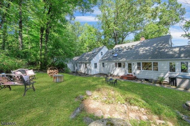 39 Lookout Rd, Mountain Lakes Boro, NJ 07046