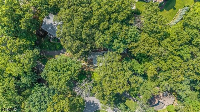 39 Lookout Rd, Mountain Lakes Boro, NJ 07046